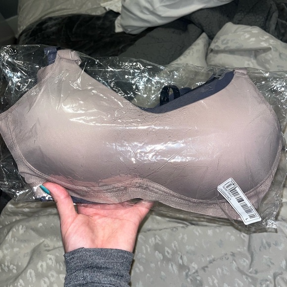 SHEIN wireless bras - Picture 4 of 4